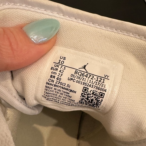 Air Jordan 1 Mid 'Coconut Milk' Size Women’s 10/Men’s 8.5 - Picture 5 of 9